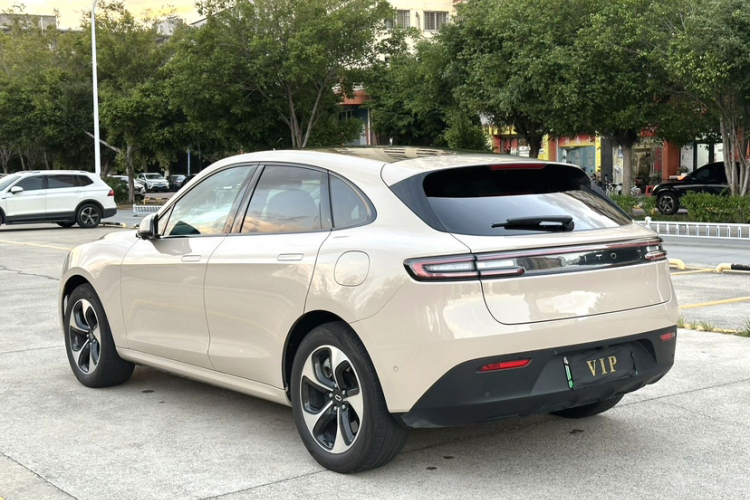 鸿蒙智行 问界M5 2023款 增程后驱标准版车身外观6003