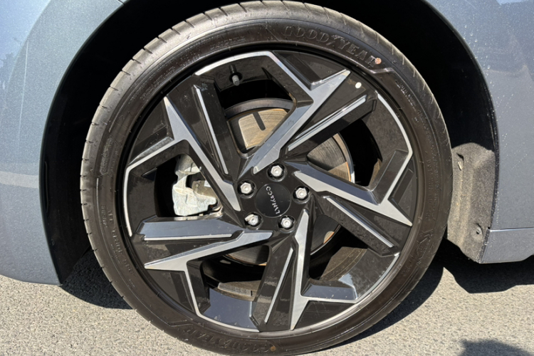 领克07 2024款 EM-P 126长续航 Ultra车身外观6003