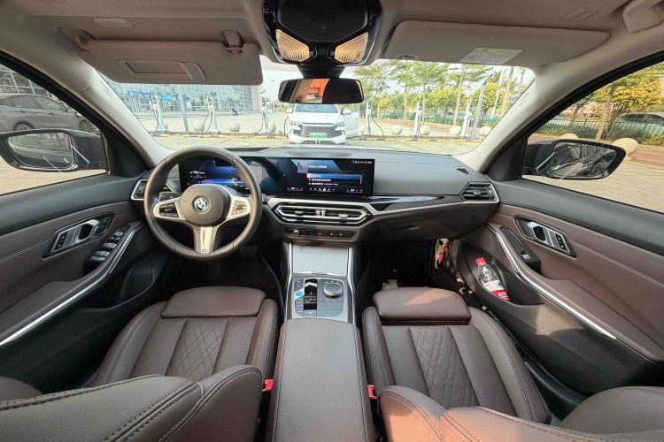 宝马i3 2024款 eDrive 40 L 曜夜套装中控内饰7006