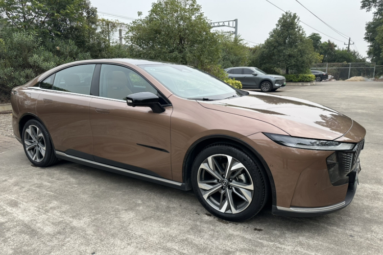 马自达EZ-6 2024款 增程200智尊版车身外观6011