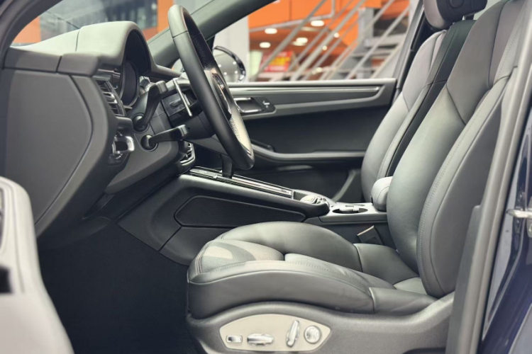 保时捷 2022款 Macan 2.0T中控内饰7002