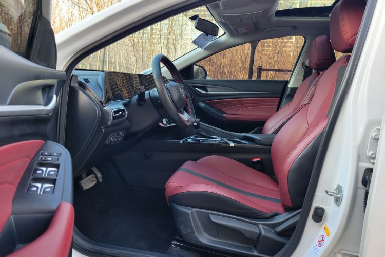 长安 逸动 2021款 PLUS 蓝鲸NE 1.4T GDI DCT尊贵型中控内饰7005
