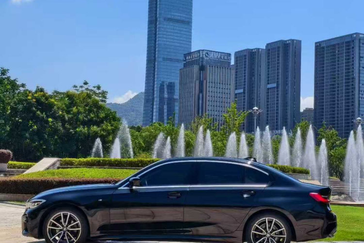 宝马3系 2021款 改款 320Li M运动套装车身外观6004