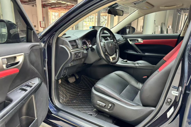 雷克萨斯CT 2020款 CT200h 精英版 单色中控内饰7001