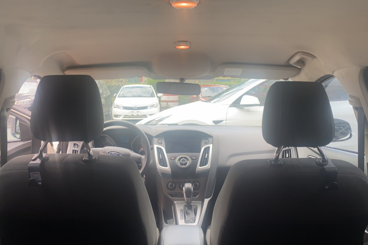 福特 福克斯 2012款 两厢 1.6L 自动舒适型局部细节22