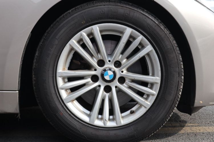 宝马3系 2015款 320Li 超悦版时尚型车身外观6005