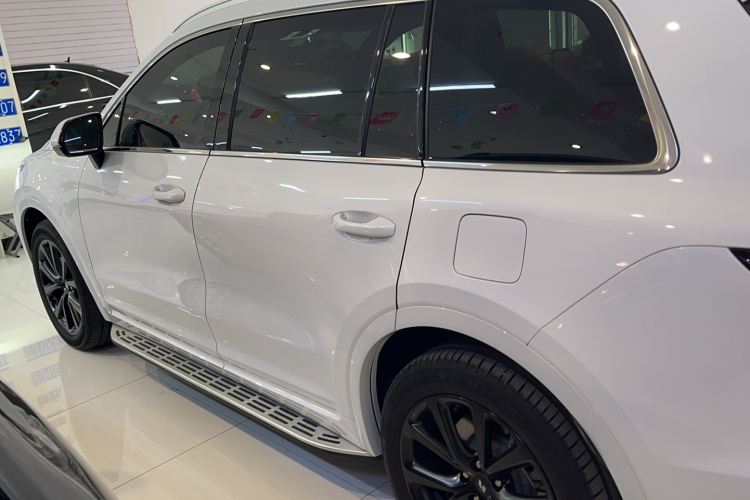 理想汽车 理想ONE 2021款 增程6座版车身外观6005