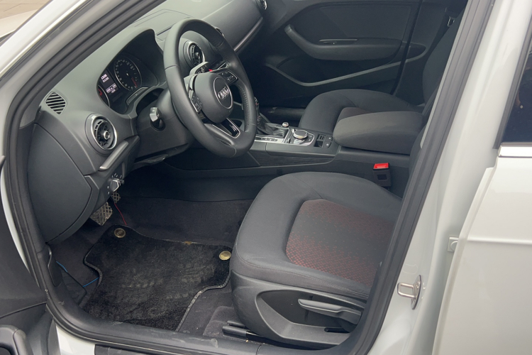 奥迪A3 2019款 Sportback 35 TFSI 进取型 国V局部细节19