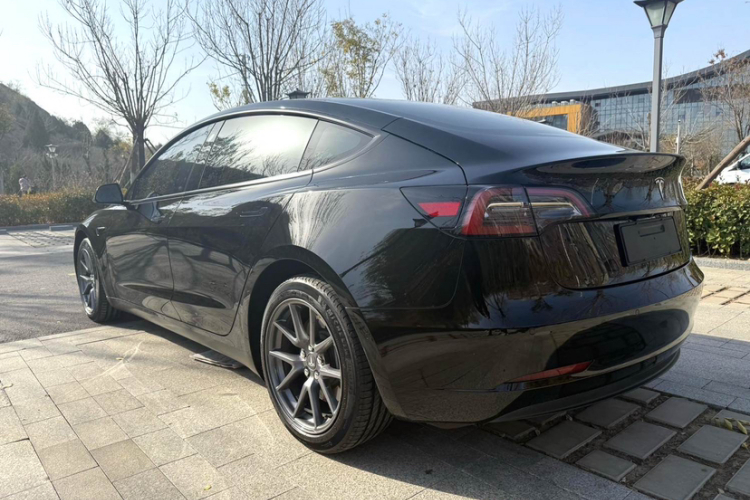 特斯拉 Model 3 2022款 后轮驱动版车身外观6007
