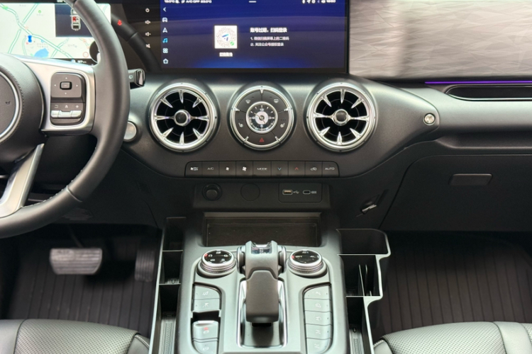 坦克300 2023款 越野版 2.0T 征服者中控内饰7004