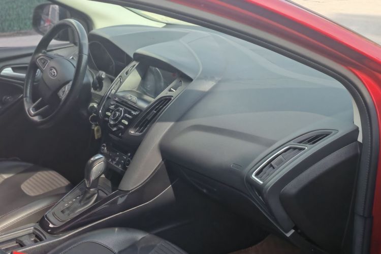 福特 福克斯 2017款 两厢 1.6L 自动风尚型智行版中控内饰7006