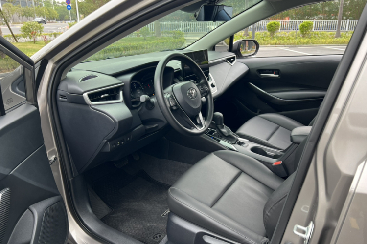 丰田 卡罗拉 2023款 1.8L 智能电混双擎 精英版中控内饰7007