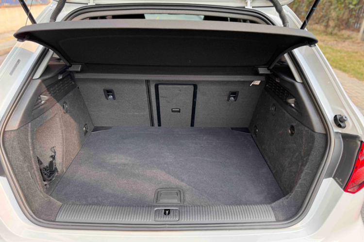 奥迪A3 2020款 Sportback 35 TFSI 风尚型 国VI中控内饰7009