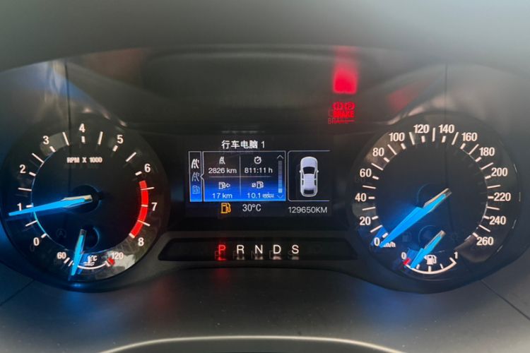 福特 蒙迪欧 2017款 EcoBoost 200 时尚型中控内饰15