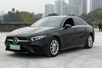 奔驰A级 2022款 A 200 L 运动轿车时尚型