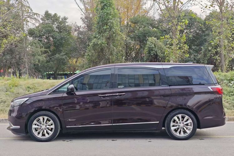 别克GL8 2020款 Avenir艾维亚 六座贤礼版车身外观6002