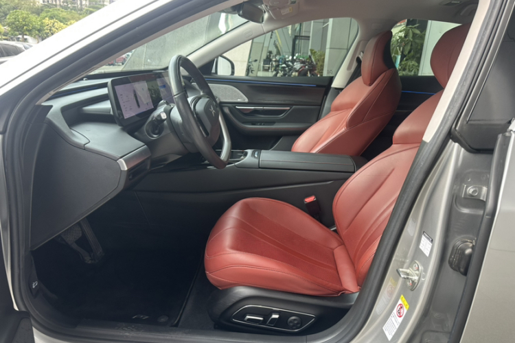 小鹏P7 2020款 670E中控内饰7003