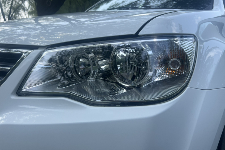 陆风X8 2014款 探索版 2.4L 汽油4X4豪华型车身外观6004