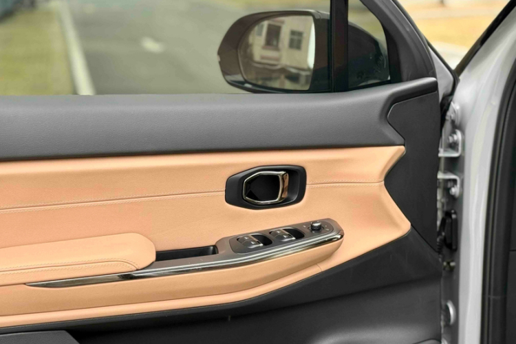 蔚来ES8 2020款 415KM 七座版中控内饰7006