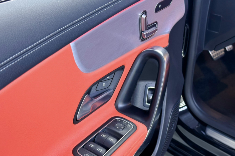 奔驰A级AMG 2024款 改款 AMG A 35 L 4MATIC中控内饰7007