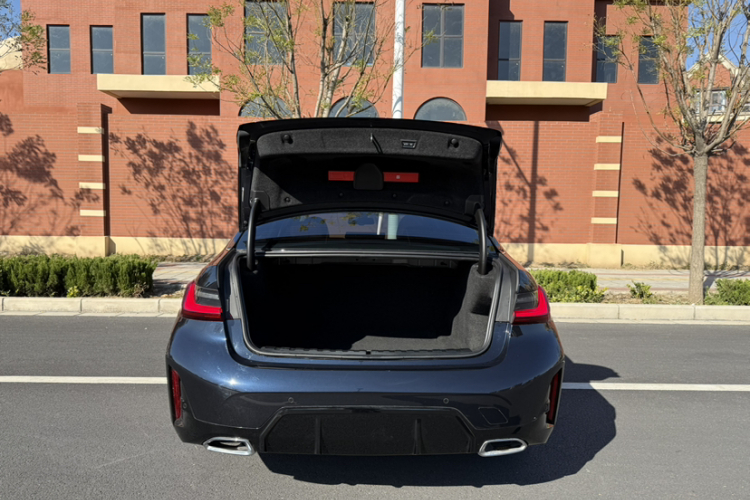 宝马3系 2025款 325Li M运动套装车身外观6006