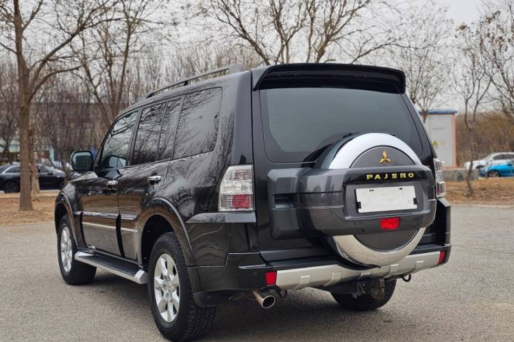 三菱 帕杰罗(进口) 2016款 3.0L 自动尊贵版 国V车身外观6005