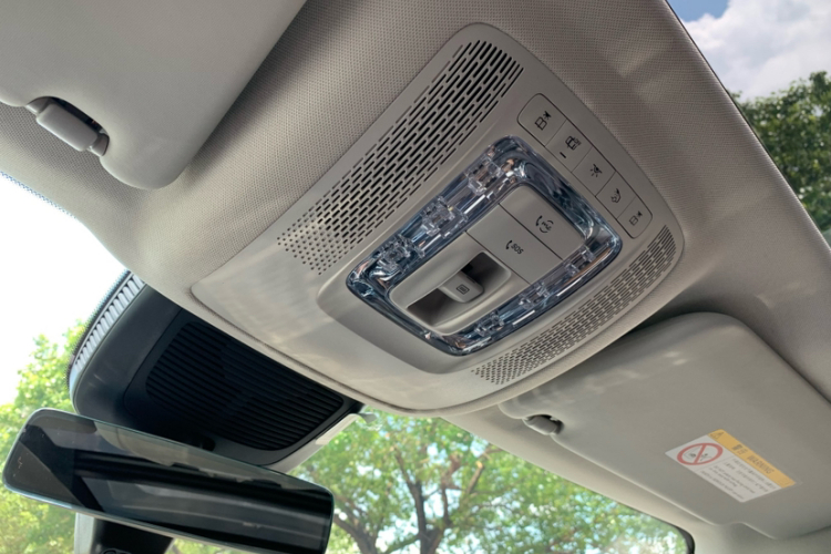 奔驰GLE 2023款 GLE 350 4MATIC 时尚型中控内饰7010