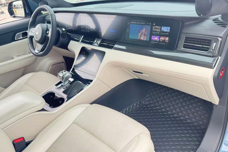 理想汽车 理想ONE 2021款 增程6座版中控内饰7007