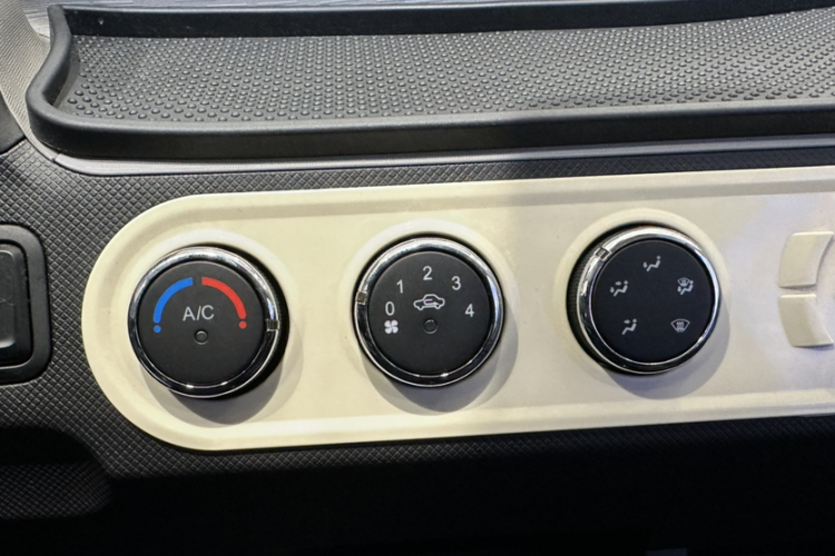 五菱汽车 宏光MINIEV 2020款 悦享款 磷酸铁锂中控内饰7007