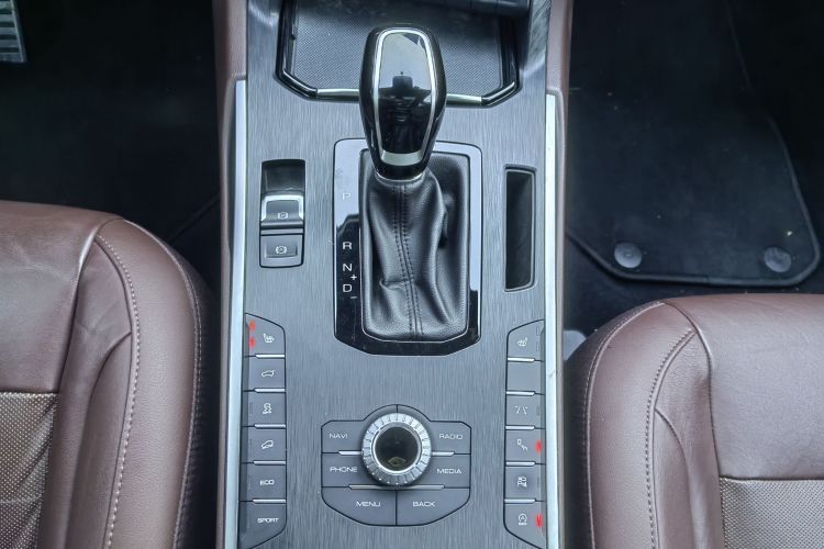 魏牌 VV7 2017款 2.0T 旗舰型局部细节18