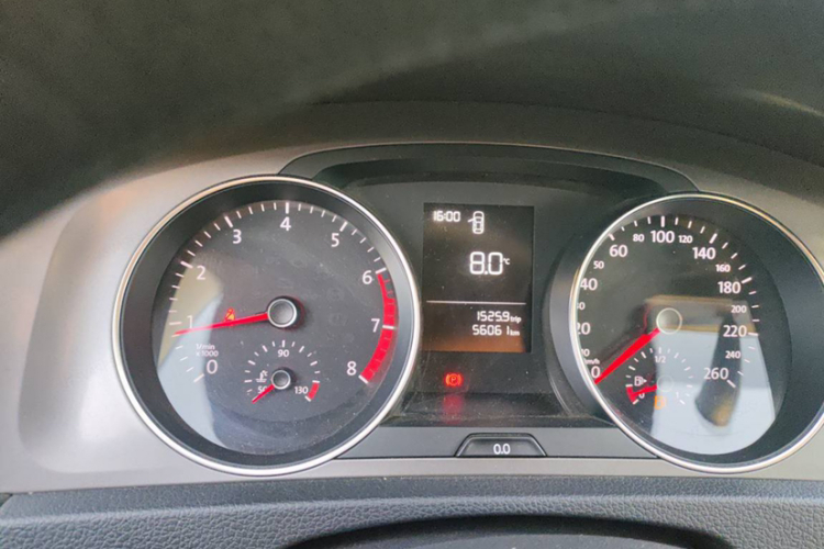 大众 高尔夫 2016款 1.6L 手动时尚型中控内饰15