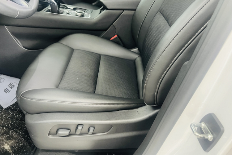 凯迪拉克XT4 2021款 28T 两驱技术型中控内饰7003