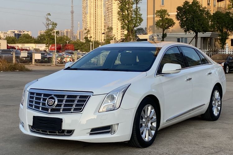 凯迪拉克XTS 2014款 28T 精英型车身外观1