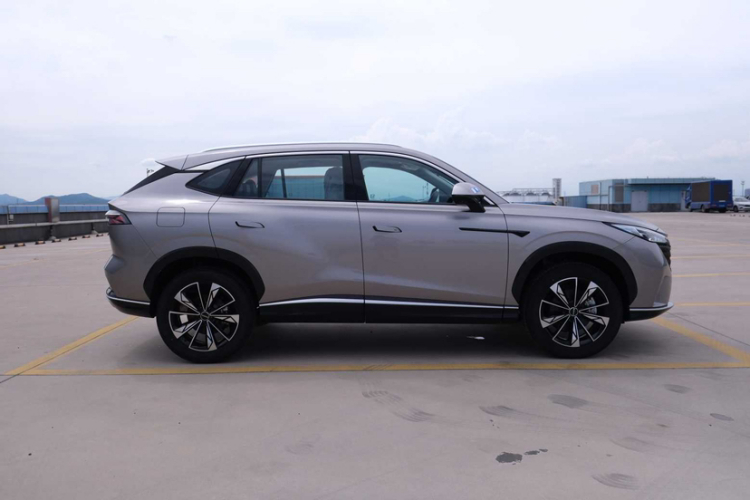 荣威RX5新能源 2023款 eRX5 超混优越版车身外观6003