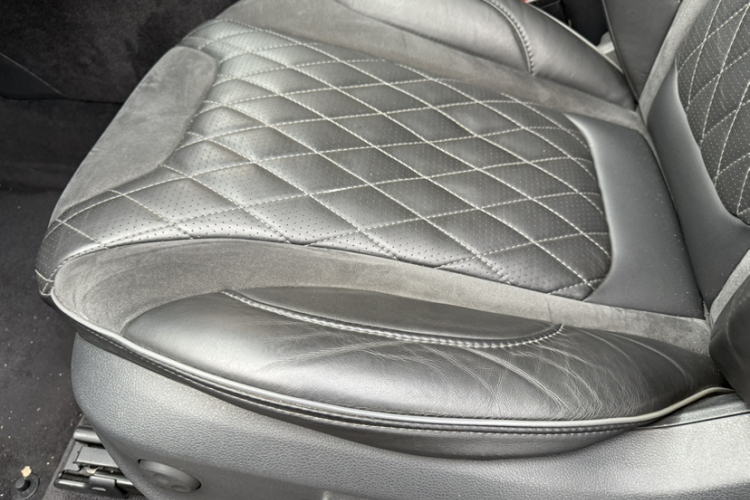 红旗HS5 2019款 2.0T 智联旗享版中控内饰7007