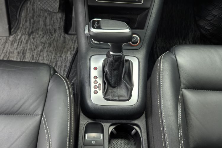 大众 途观 2017款 300TSI 自动两驱丝绸之路舒适版中控内饰7004