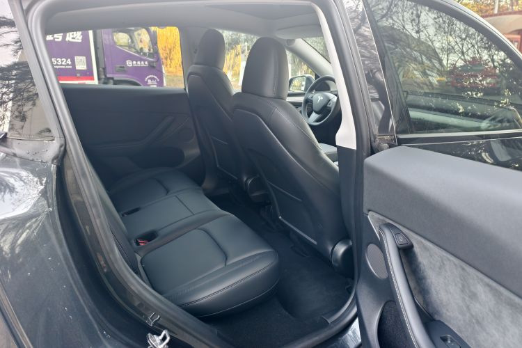 特斯拉 Model Y 2024款 后轮驱动版中控内饰7005