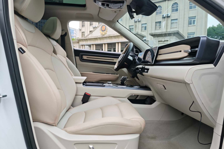 吉利汽车 吉利icon 2023款 1.5TD 巧克力醇臻版中控内饰7010