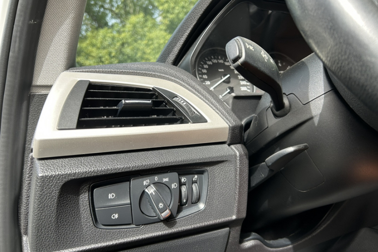 宝马1系(进口) 2016款 118i 领先型中控内饰7007