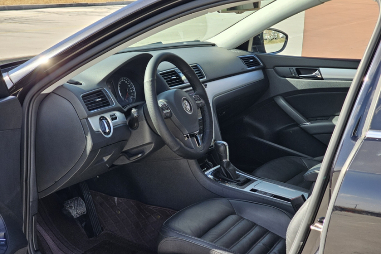 大众 帕萨特 2015款 1.8TSI DSG御尊版中控内饰7003