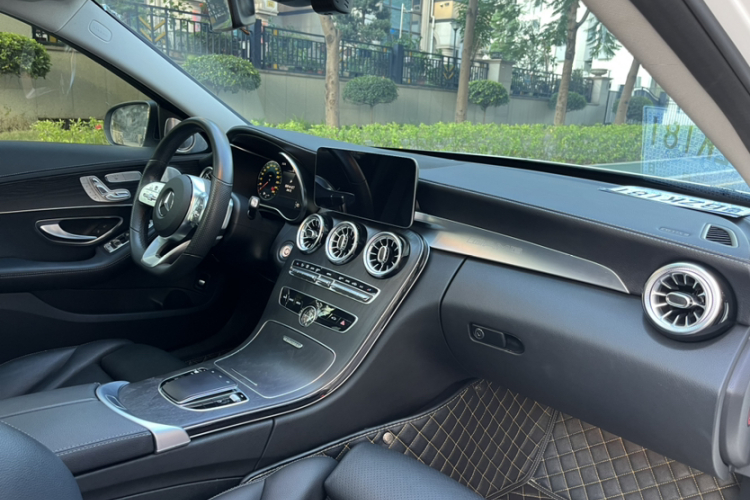 奔驰C级 2021款 C 260 L 运动星耀臻藏版中控内饰7010