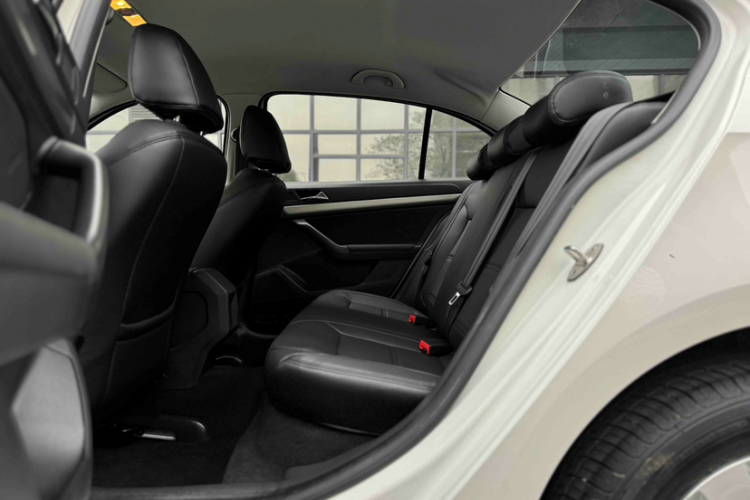 大众 朗逸 2015款 1.6L 自动风尚版中控内饰7004