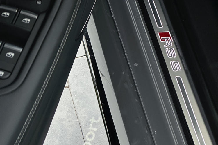 奥迪RS 5 2021款 RS 5 2.9T Sportback 暗金版中控内饰7003