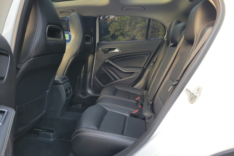 奔驰GLA 2017款 GLA 200 动感型中控内饰7002