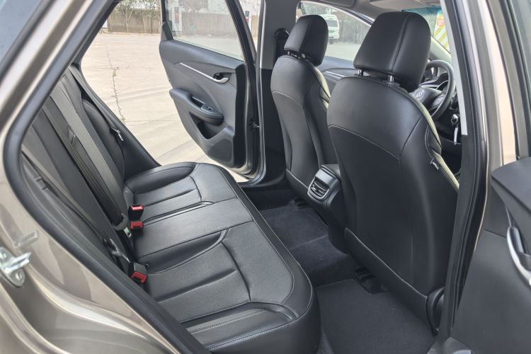 别克 英朗 2021款 1.3T 自动轻混动精英型中控内饰7012