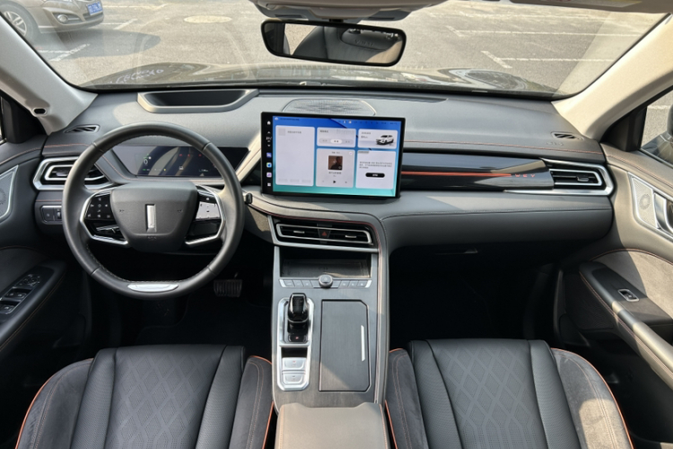 魏牌 玛奇朵DHT-PHEV 2021款 1.5L 大师版中控内饰7004