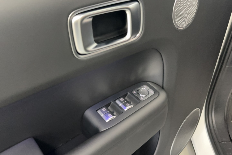 理想汽车 理想L7 2023款 Max中控内饰7004