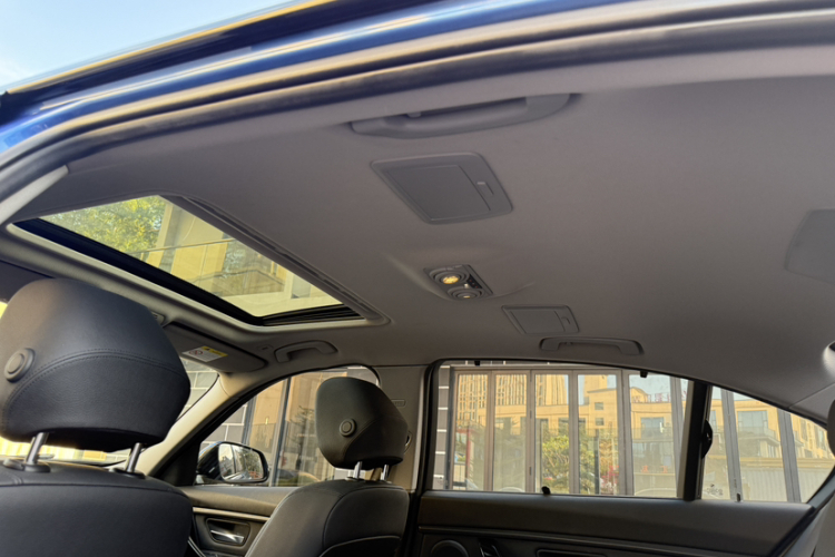 宝马3系 2017款 320Li M运动型局部细节22