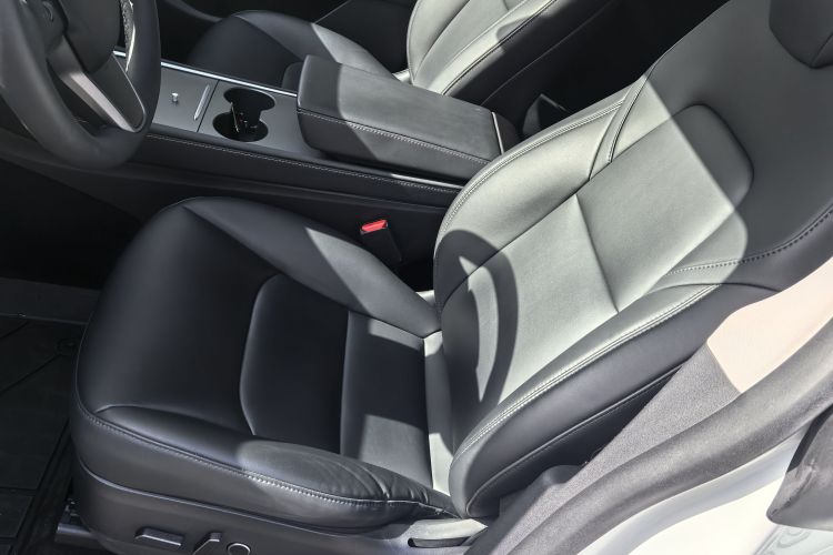 特斯拉 Model Y 2021款 长续航全轮驱动版局部细节19