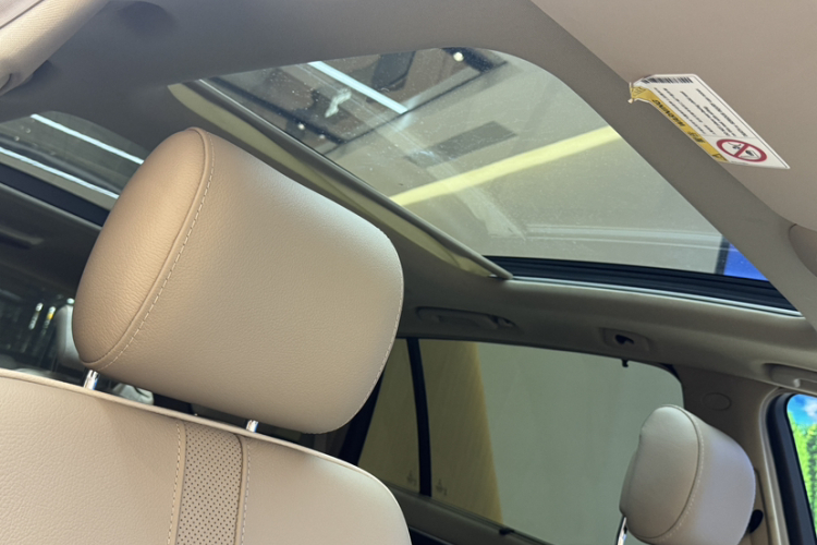 奔驰R级 2017款 R 320 4MATIC 商务型臻藏版局部细节22